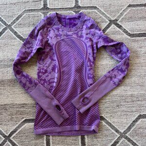 Lululemon Swiftly Tech Women's Long Sleeve Crew Purple Camo Sz 4